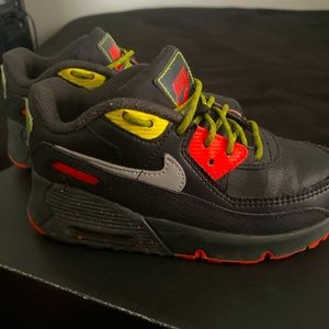 Nike Air Max 90 “Black Asparagus”